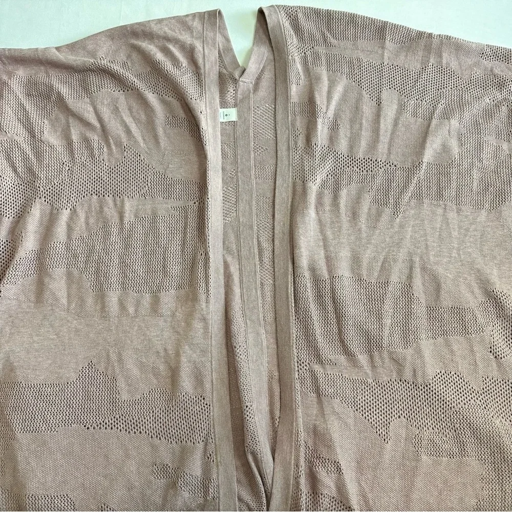 1163 - Lululemon Find Your Light Wrap